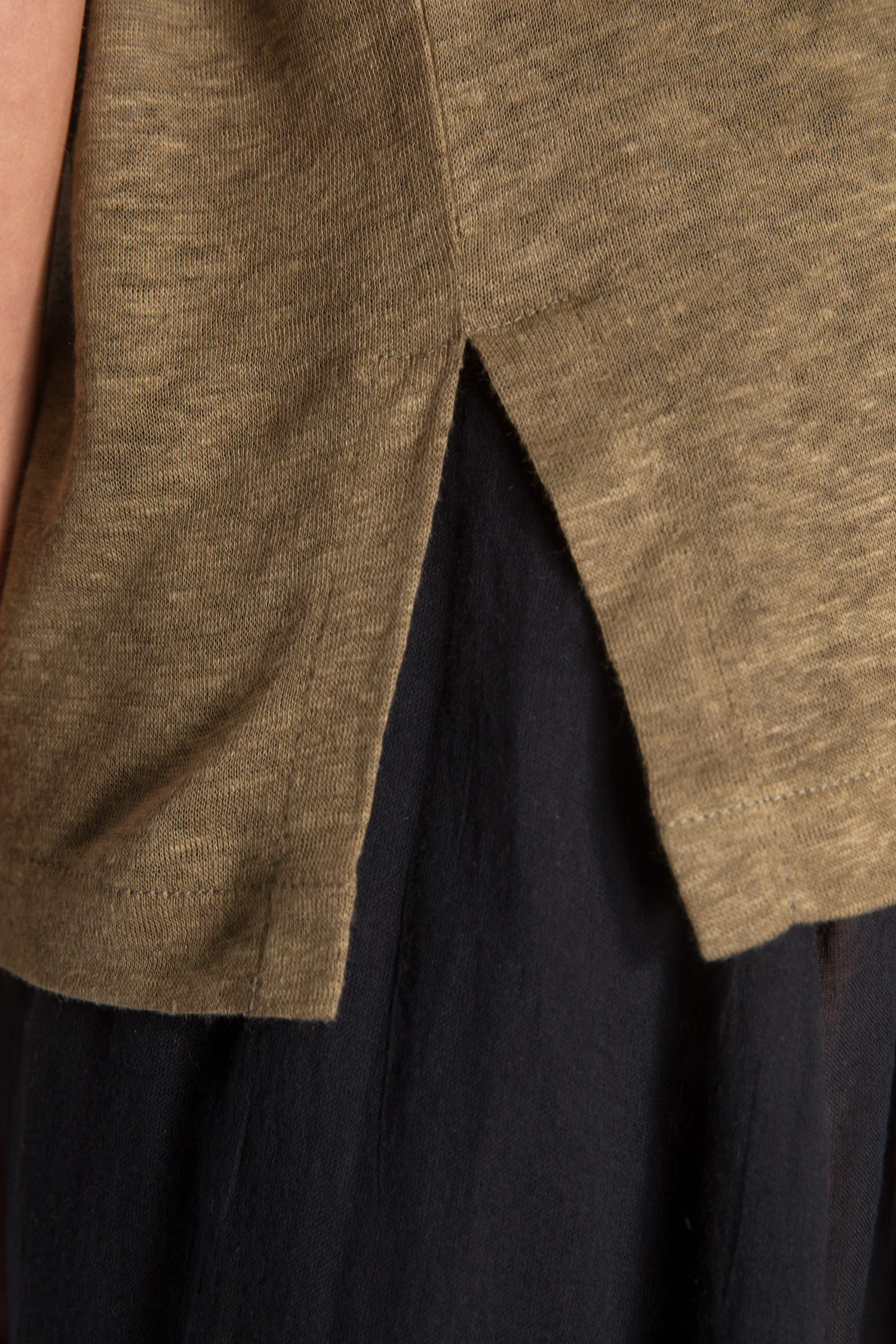 Basic Linen T-shirt - Image 3